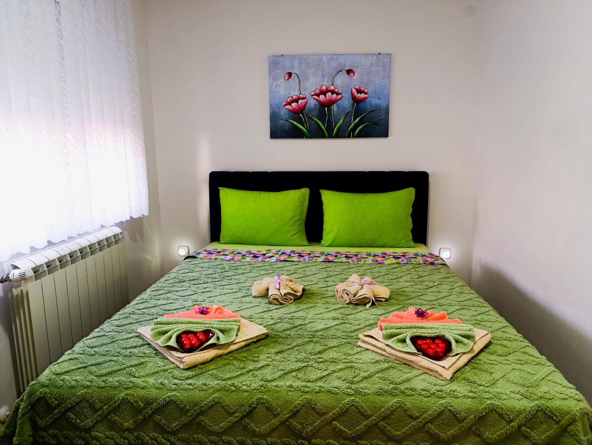 Apartman Lara ปิโรต์ ภายนอก รูปภาพ